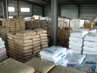 通用塑料与工程塑胶原料 特性对比与应用解析